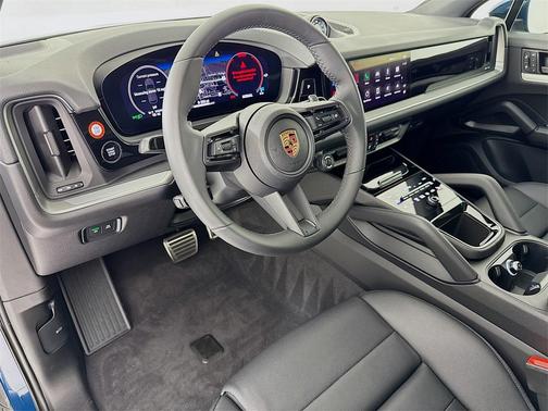 2025 Porsche Cayenne S
