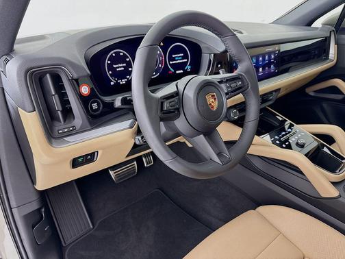 Cashmere / Beige 2026 Porsche Cayenne Cayenne