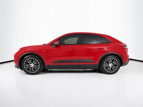 2026 Porsche Macan 