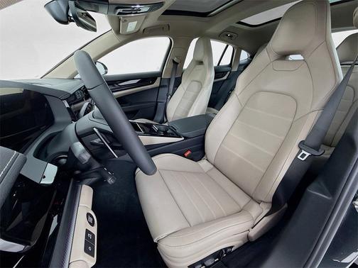 2026 Porsche Panamera 4