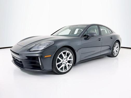 2026 Porsche Panamera 4