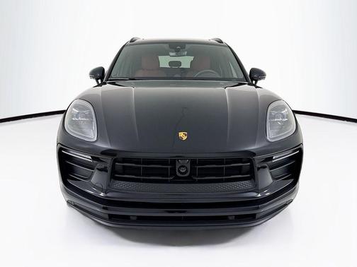 Jet Black 2026 Porsche Macan Macan