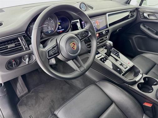 2024 Porsche Macan 