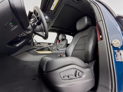 2026 Porsche Cayenne GTS