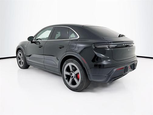 2025 Porsche Macan 4S