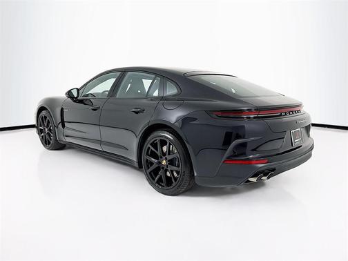 2026 Porsche Panamera 4
