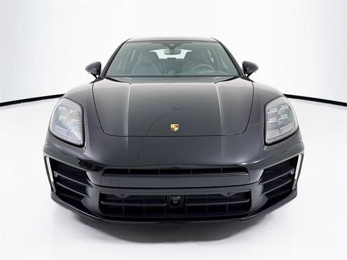 2026 Porsche Panamera 4