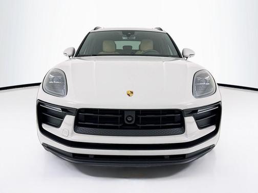 Chalk 2026 Porsche Macan Macan