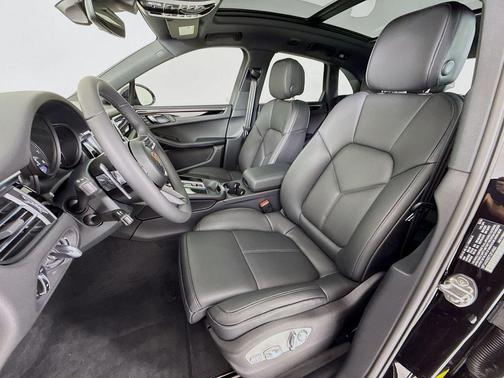 Jet Black 2026 Porsche Macan Macan