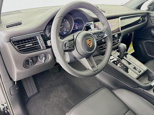 Jet Black 2026 Porsche Macan Macan