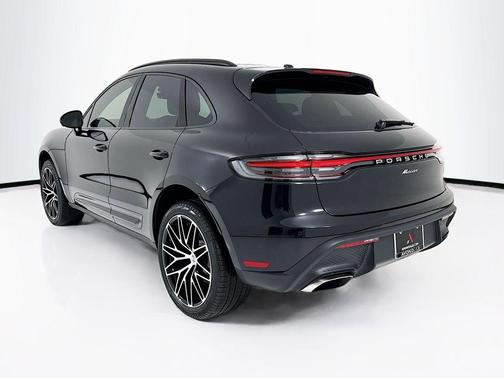Jet Black 2026 Porsche Macan Macan
