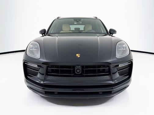 Jet Black 2026 Porsche Macan Macan