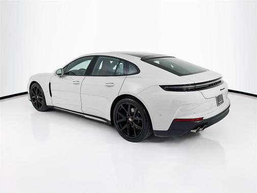 2026 Porsche Panamera 