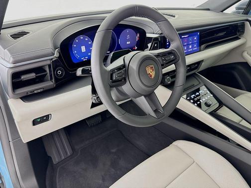 Frozen Blue Metallic 2026 Porsche Macan Macan Electric 4