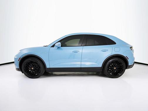 Frozen Blue Metallic 2026 Porsche Macan Macan Electric 4