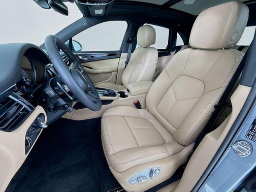 Dolomite Silver Metallic 2026 Porsche Macan Macan