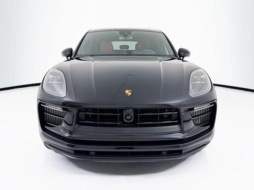 Jet Black 2026 Porsche Macan Macan