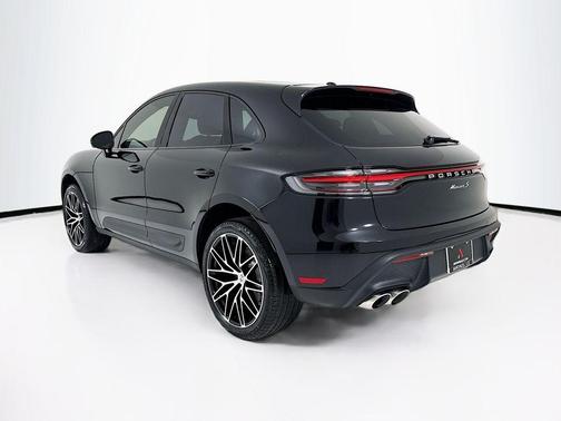 Jet Black 2026 Porsche Macan Macan