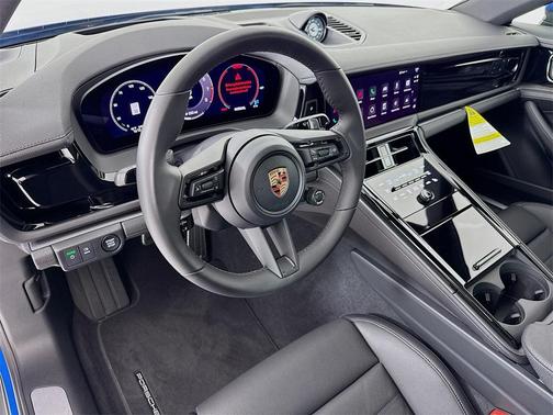 2025 Porsche Panamera 
