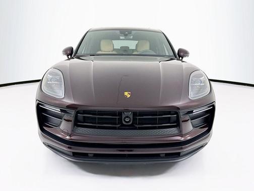 Copper Ruby Metallic 2026 Porsche Macan Macan