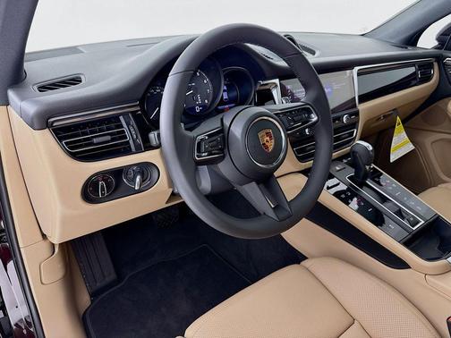 Copper Ruby Metallic 2026 Porsche Macan Macan