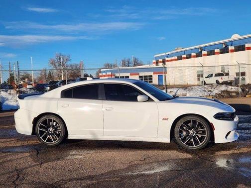 Photo 2 of 30 of 2019 Dodge Charger Scat Pack
