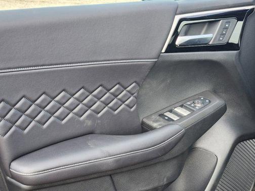 2025 Mitsubishi Outlander PHEV SEL