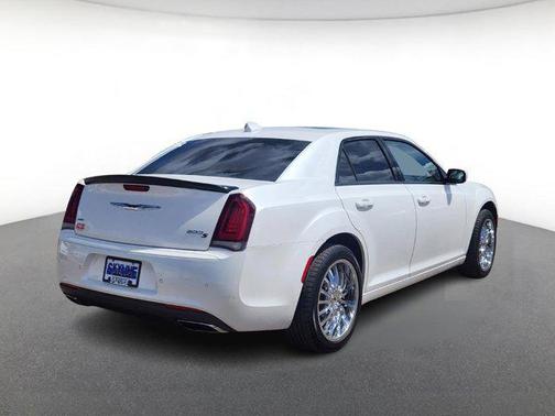 2016 Chrysler 300 S