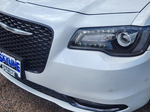 2016 Chrysler 300 S