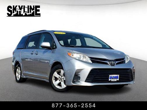 2018 Toyota Sienna LE