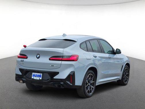 2025 BMW X4 xDrive30i