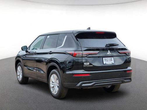 Black Diamond 2026 Mitsubishi Outlander ES S-AWC
