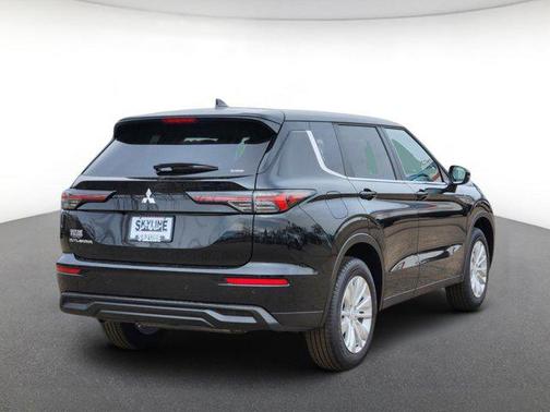 Black Diamond 2026 Mitsubishi Outlander ES S-AWC
