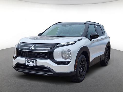 White Diamond With Black Roof 2026 Mitsubishi Outlander Trail Edition S-AWC