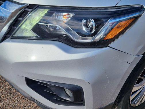 2019 Nissan Pathfinder SV