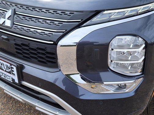 2025 Mitsubishi Outlander PHEV SEL