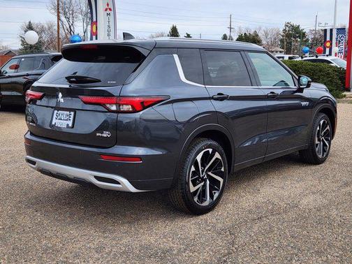 2025 Mitsubishi Outlander PHEV SEL