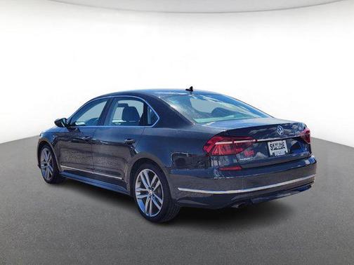 2017 Volkswagen Passat 1.8T R-Line w/Comfort