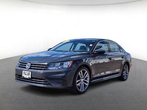 2017 Volkswagen Passat 1.8T R-Line w/Comfort