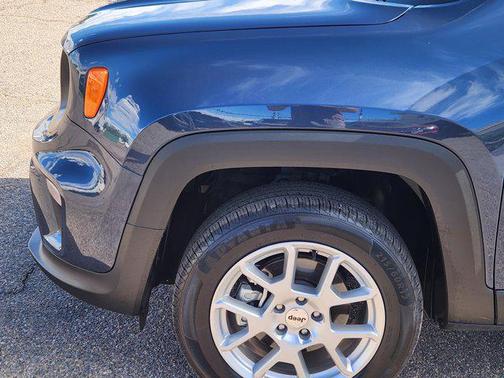 Slate Blue Pearlcoat 2023 Jeep Renegade Latitude