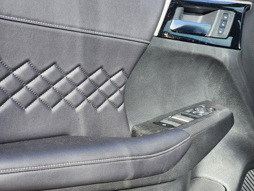2025 Mitsubishi Outlander PHEV SEL