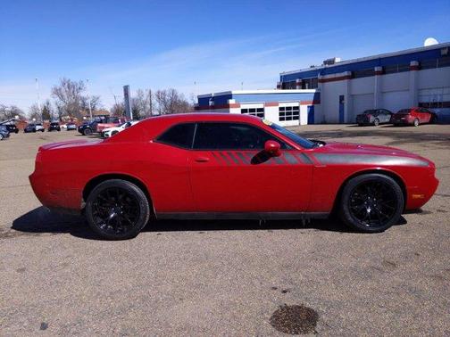 Photo 2 of 28 of 2012 Dodge Challenger R/T