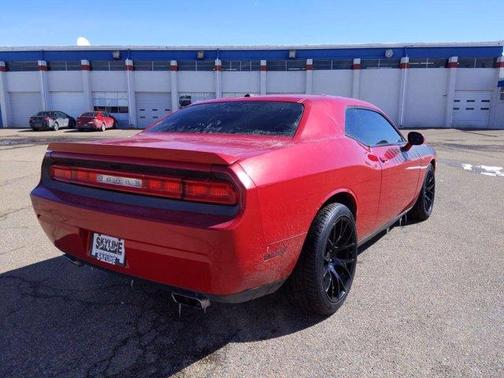 Photo 3 of 28 of 2012 Dodge Challenger R/T