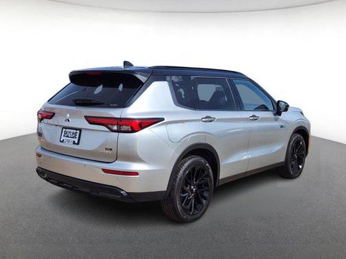 2025 Mitsubishi Outlander PHEV SEL