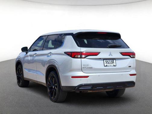 2024 Mitsubishi Outlander SE Black Edition w/Pano Roof S-AWC