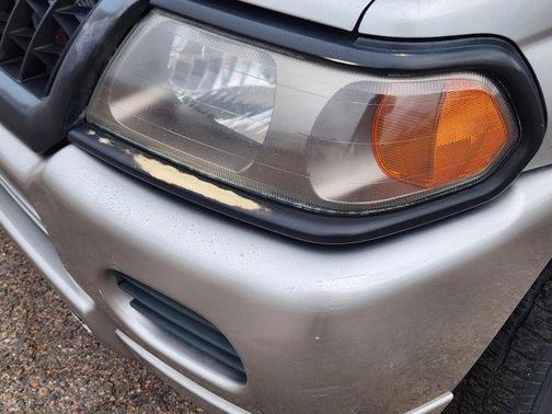 2001 Mitsubishi Montero Sport ES