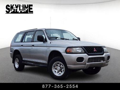 2001 Mitsubishi Montero Sport ES