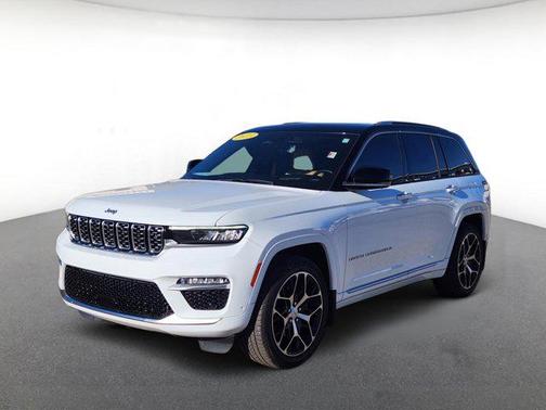 2022 Jeep Grand Cherokee Summit