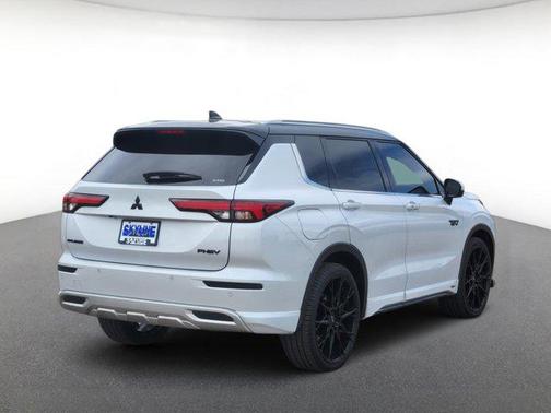 White Diamond/Black Roof 2025 Mitsubishi Outlander PHEV SEL
