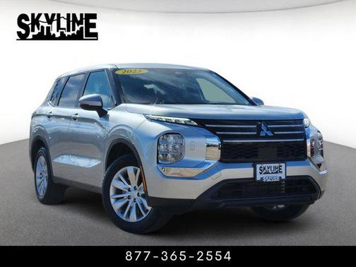 Alloy Silver Metallic 2025 Mitsubishi Outlander ES 2.5 S-AWC